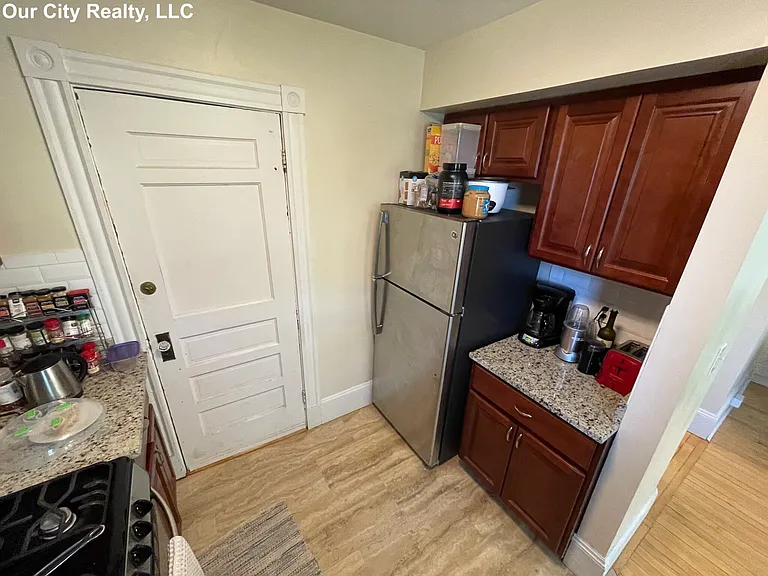 Craigie Cir — Photo 11
