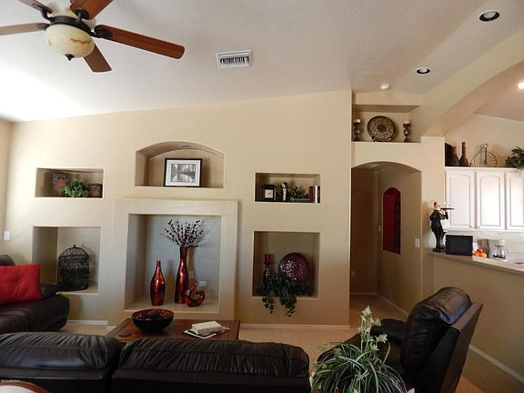 3rd image of 111 W La Canoa