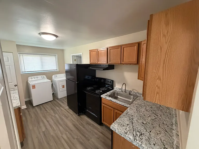 1620 Channing St — Photo 10