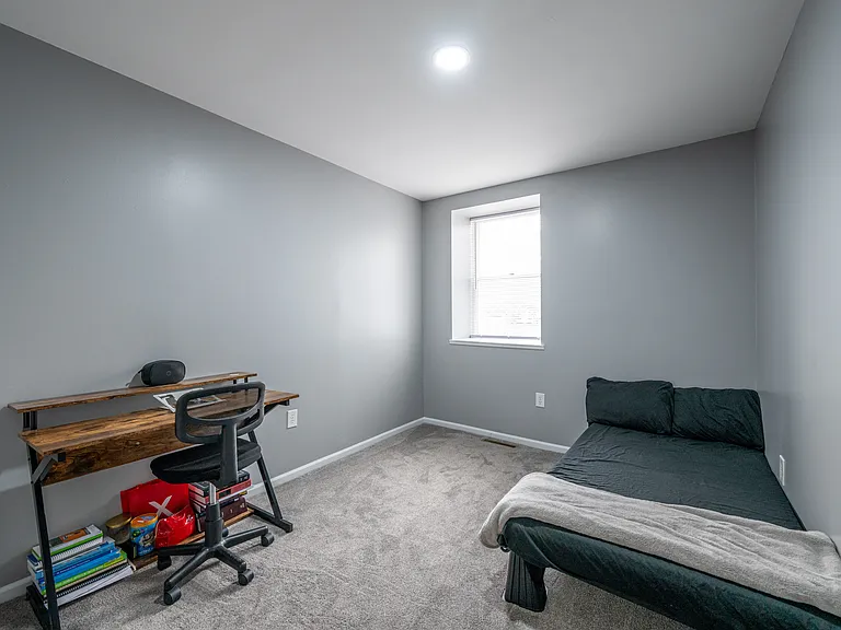 527 S Pitt St #14 — Photo 15
