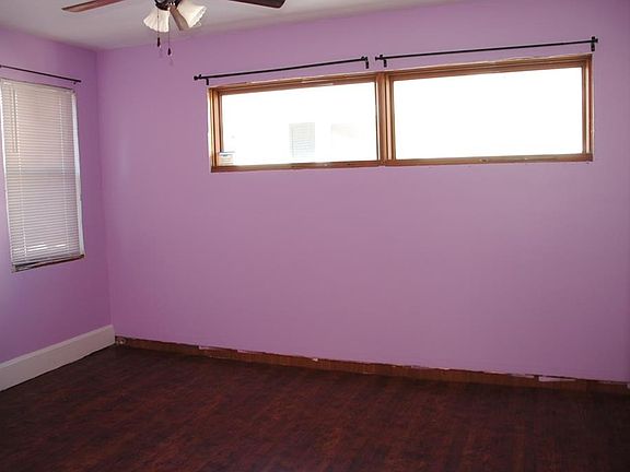 3rd image of 825 N Harrison St