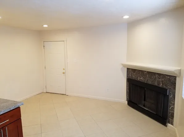 1716 H St, Sacramento, CA