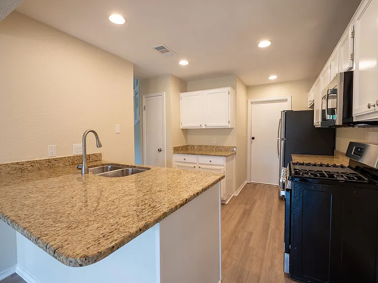 6307 Avery Island Ave — Photo 10