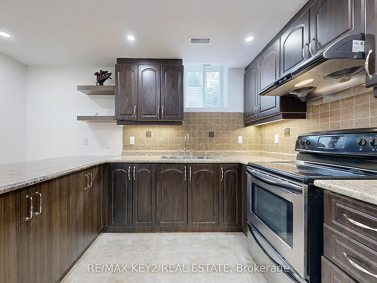 54 Oakford Dr #BASEMENT — Photo 4