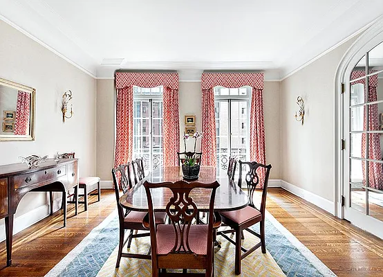 Sold by Warburg | media 5