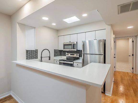2nd image of 3711 Holland Ave APT 302