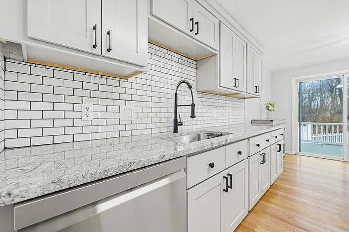 33 Santoro Rd — Photo 12