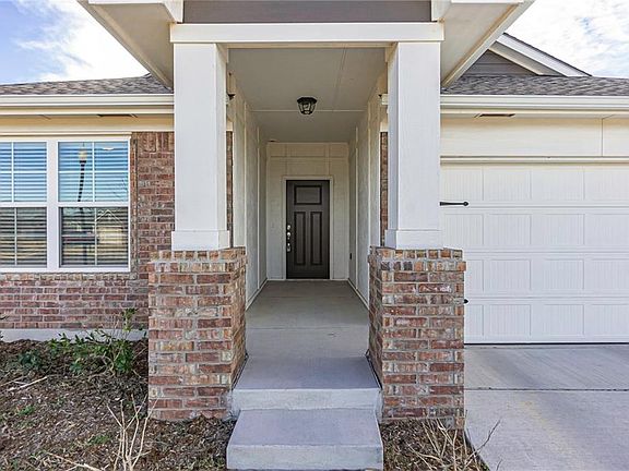 2nd image of 702 Blue Fish Dr