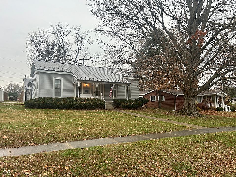 1st image of 210 E York St