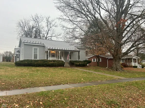 210 E York St, Rockville, IN 47872