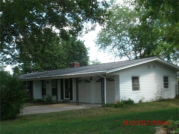 4th image of 39 Johnson Dr