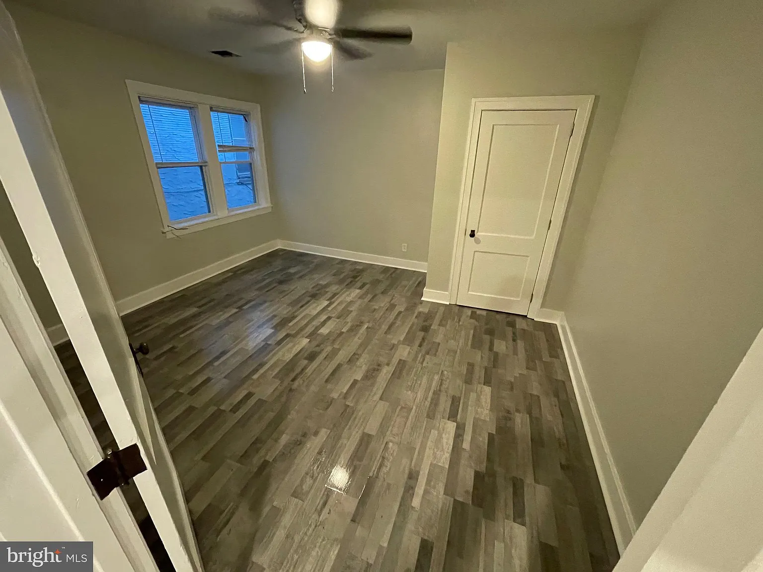 3 bed, 1200 sqft, $2,295 — Photo 4