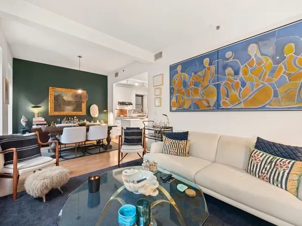 422 West 20th Street PARLOR H image 3 of 15