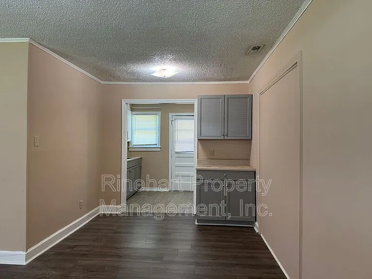 1343 Steed St — Photo 4