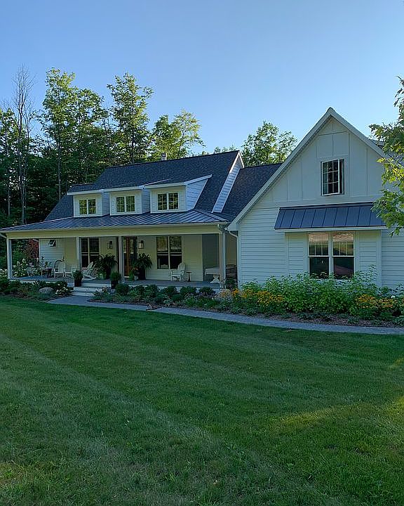 1st image of 3306 Woods Dr