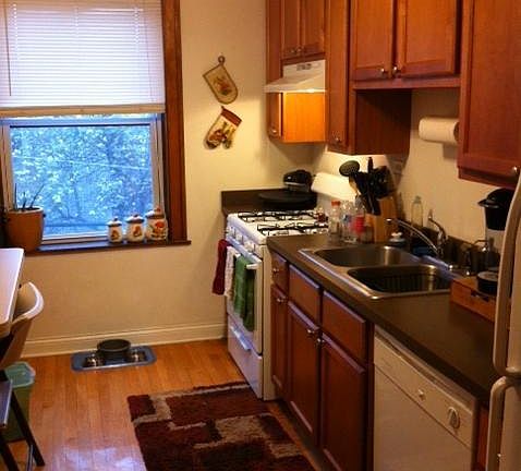 4th image of 4921 N Hermitage Ave APT 2