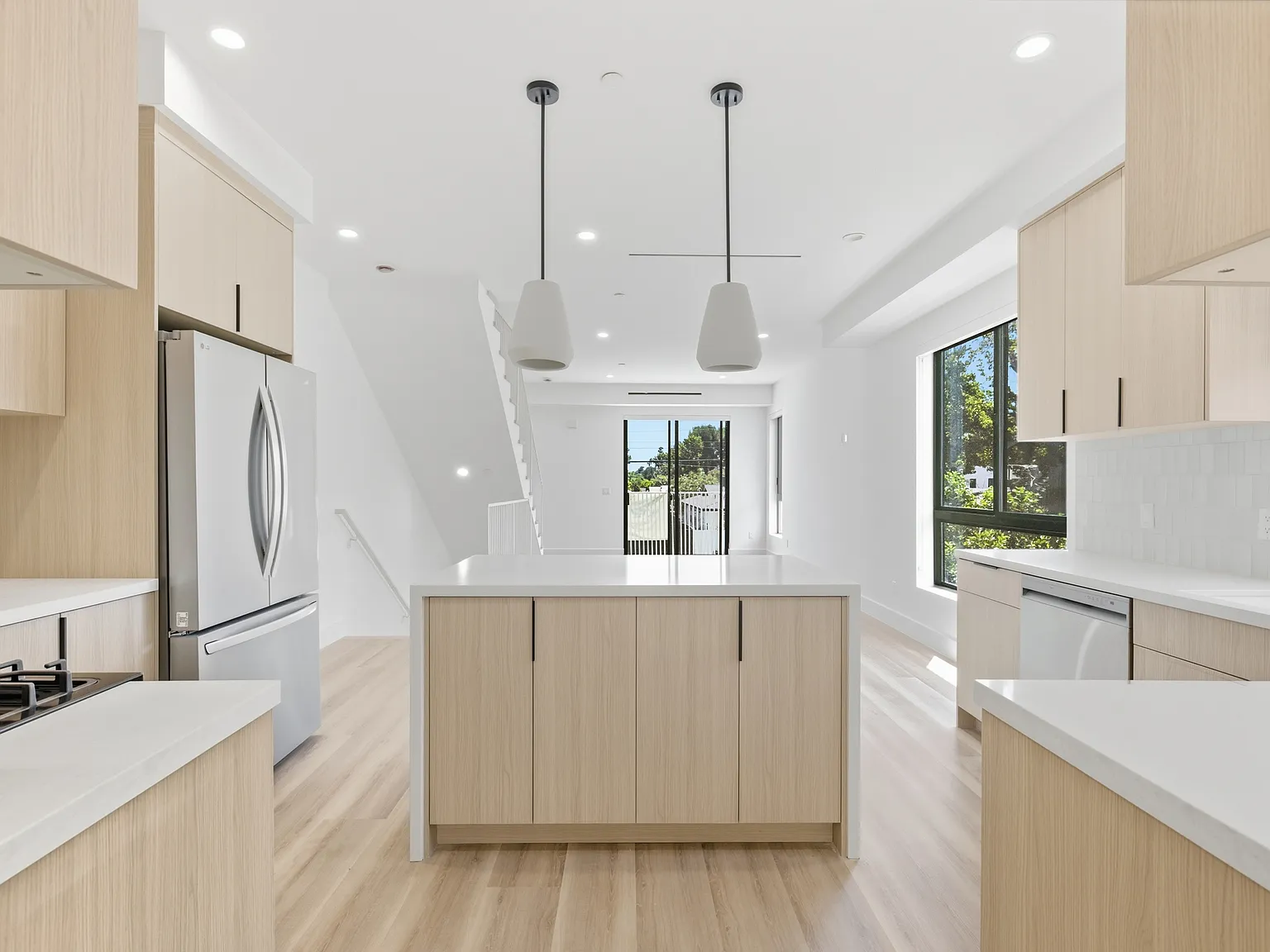 3 bed, 3.5 bath, $5,250 — Photo 1