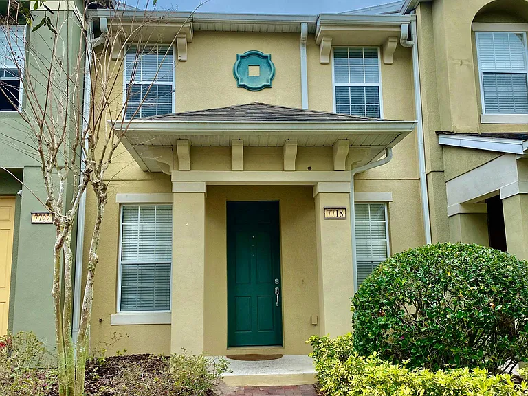 7718 Fairgrove Ave — Photo 2