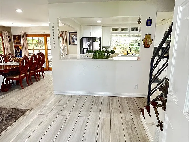 6251 Chimineas Ave — Photo 3