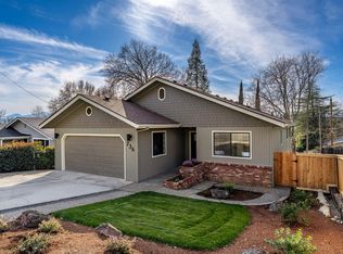 736 NE Oregon Ave, Grants Pass, OR 97526