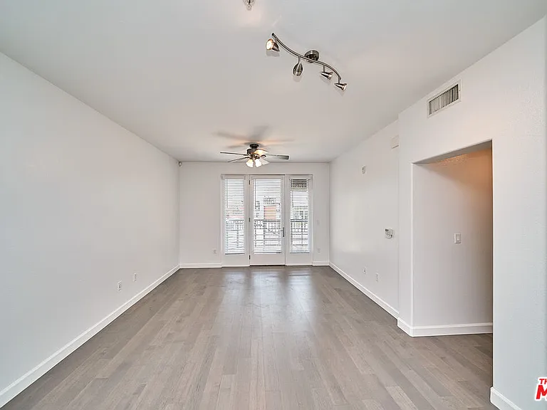 629 Traction Ave #103 — Photo 2