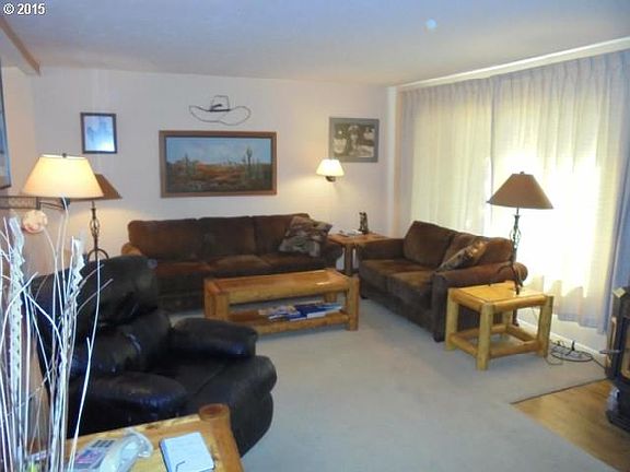 3rd image of 285 Rosewood Dr