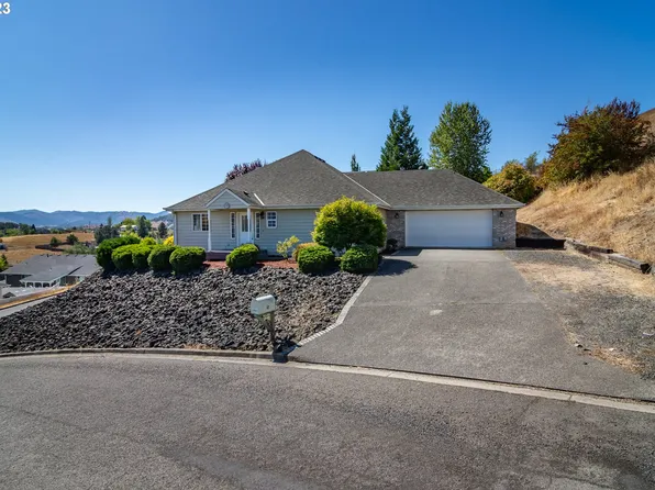 4666 Melody Ln, Roseburg, OR 97471