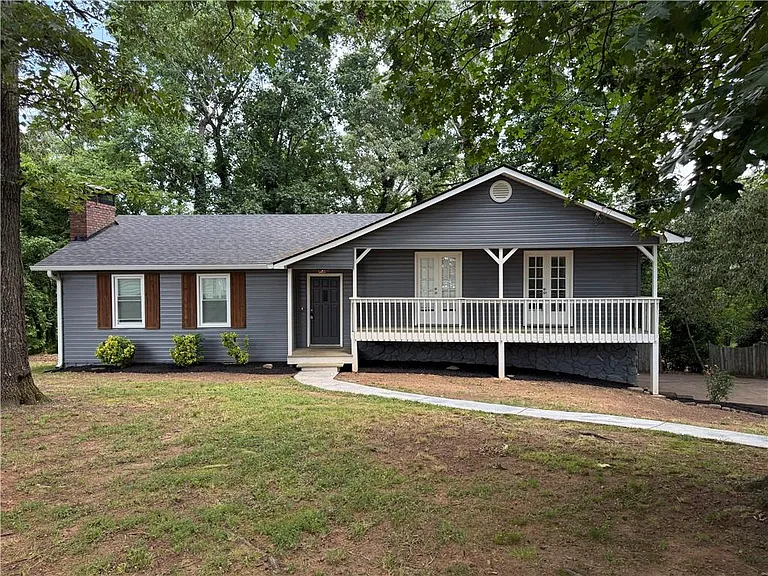 703 Navaho Ct — Photo 1