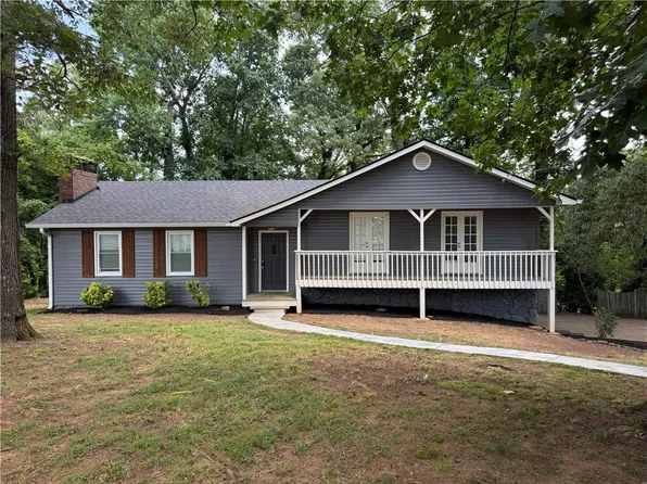 703 Navaho Ct, Woodstock, GA 30188