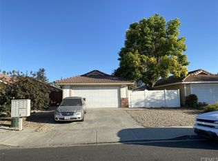 828 Zephyr Cir, Hemet, CA 92543
