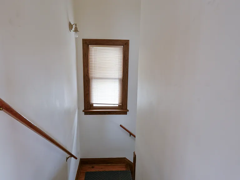 1303 Vincent Ave N — Photo 4