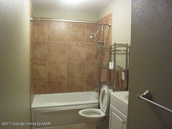 3rd image of 305 Teakwood St