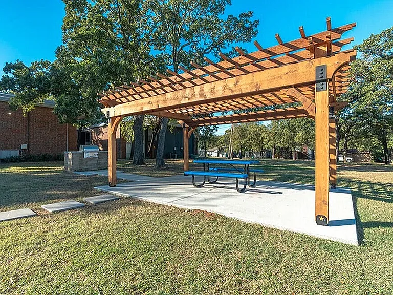 Picnic & Grill Area