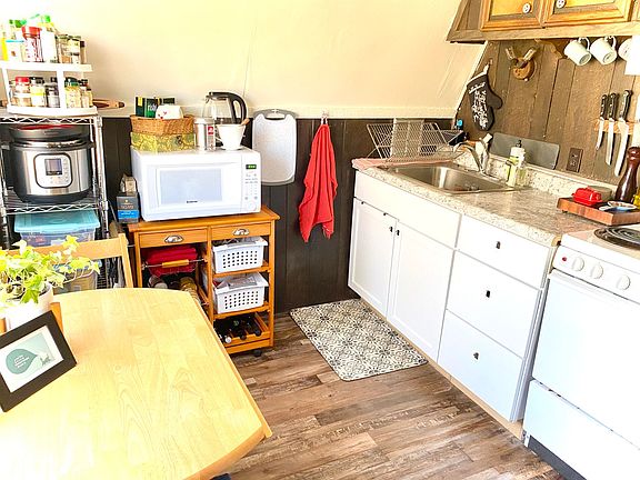2nd image of 1910 Sugar Loaf Ave #29