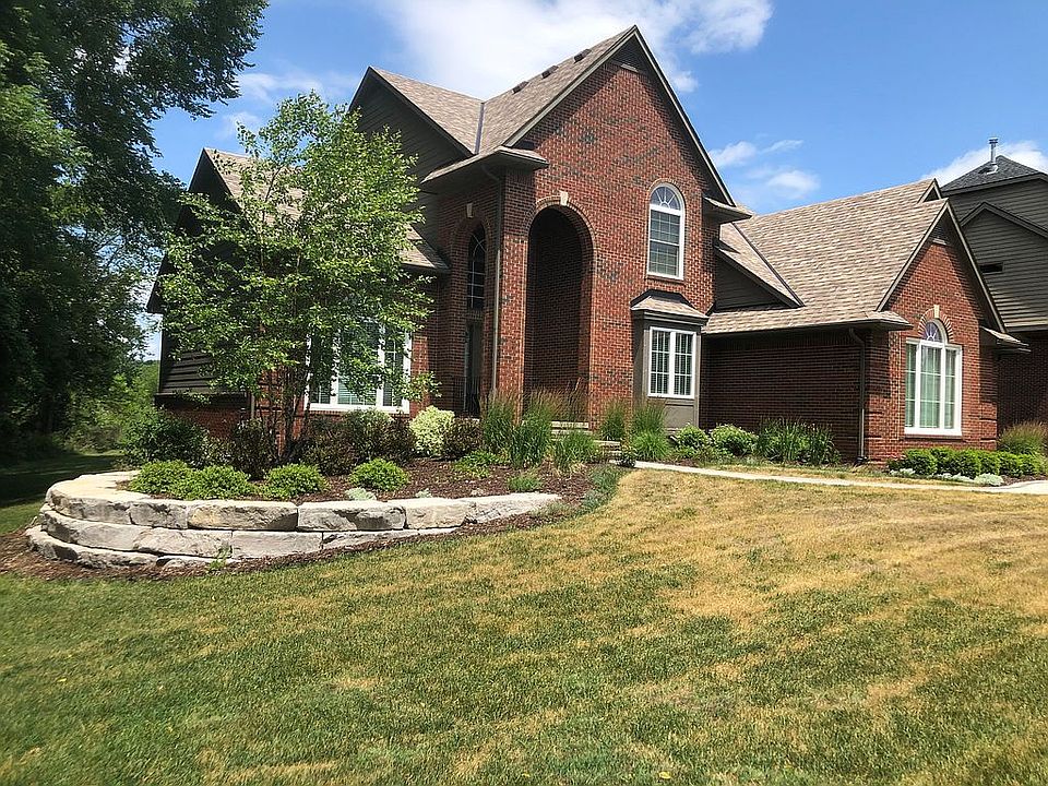 1st image of 45612 S Lake Dr