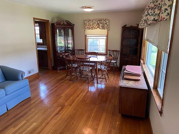 3rd image of 1312 Vivian Ave