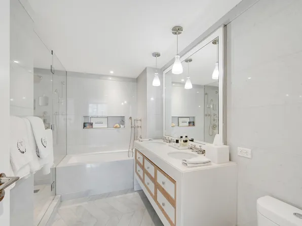 212 Warren Street image 8 of 14