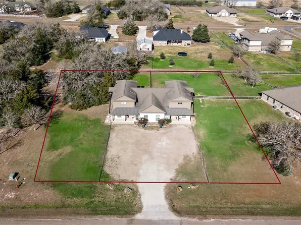 4032 Golden Eagle Dr, Bryan, TX 77808