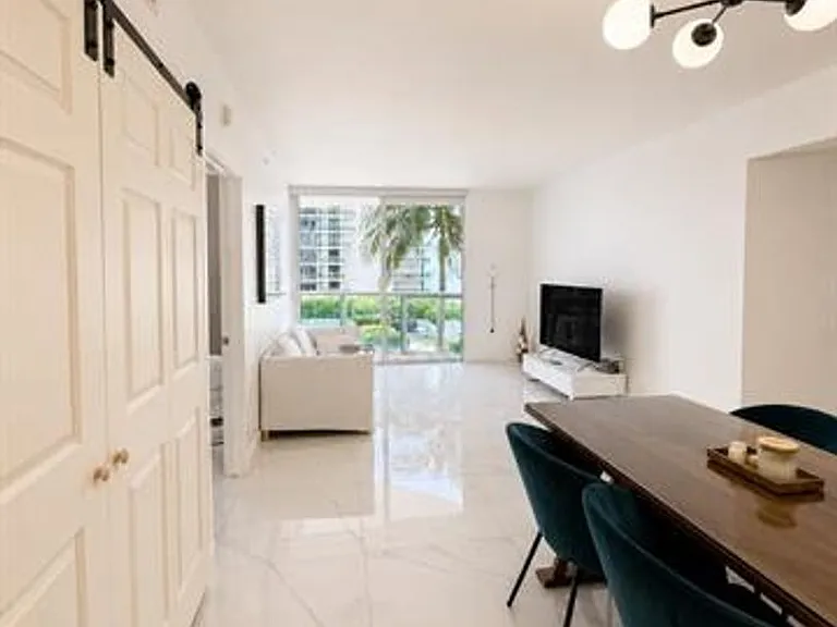6365 Collins Avenue Cu #811 — Photo 8