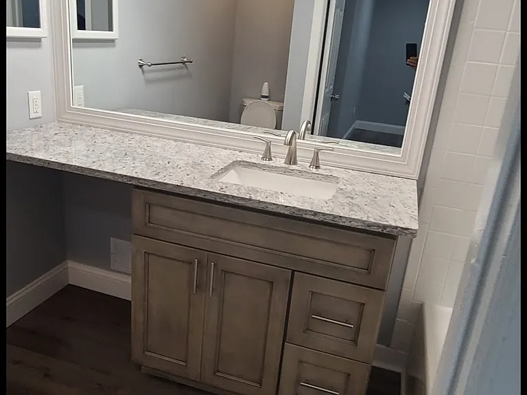 401 Hampton Ct — Photo 9