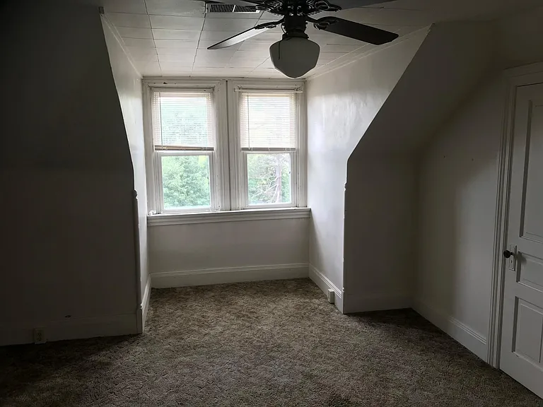 25 Main St #B-5 — Photo 4