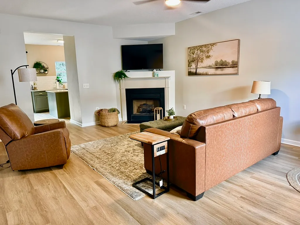 3 bed, 2.5 bath, 1442 sqft, $2,995 — Photo 4