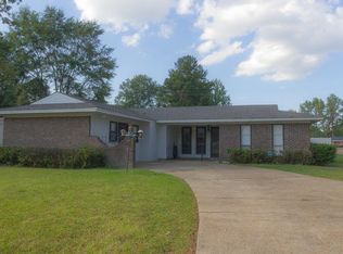 805 Fallwood Dr, Columbus, MS 39702