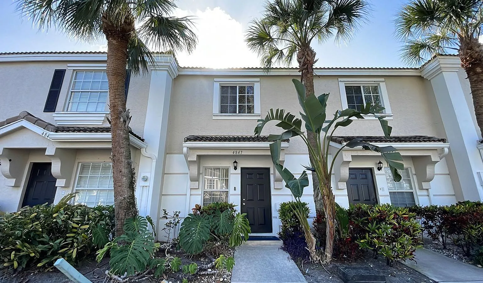 2 bed, 2.5 bath, 1008 sqft, $2,250 — Photo 1