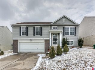 8737 Quest St, Omaha, NE 68122