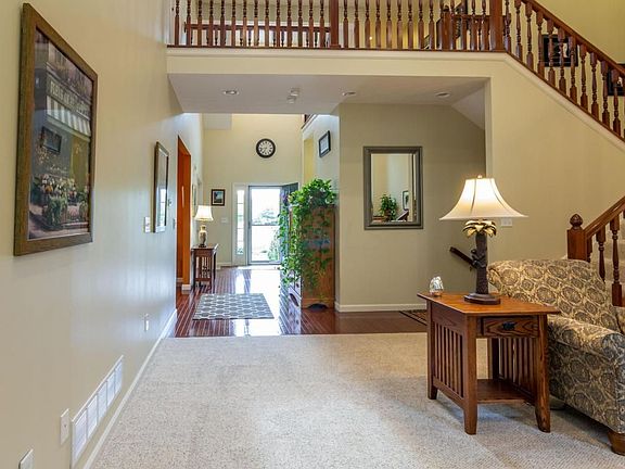 5th image of 5548 Stockton Way