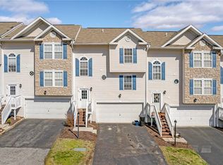 227 Mountain Dr, Carnegie, PA 15106