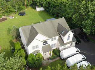 21 Wartman Rd, Graterford, PA 19426