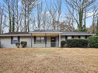 2221 Davis Oaks Ct, Stone Mountain, GA 30087