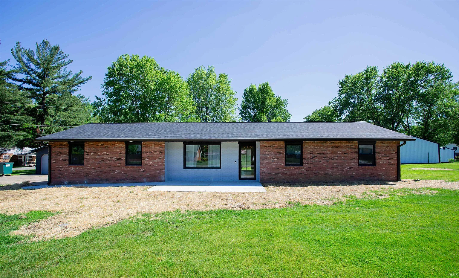 1214 N Raven Ave photo 1